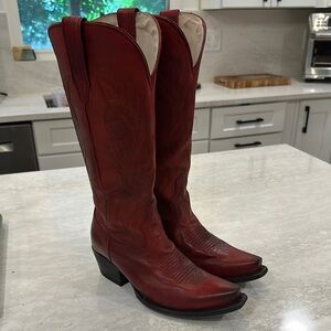 Freebird woodland 8 red like new